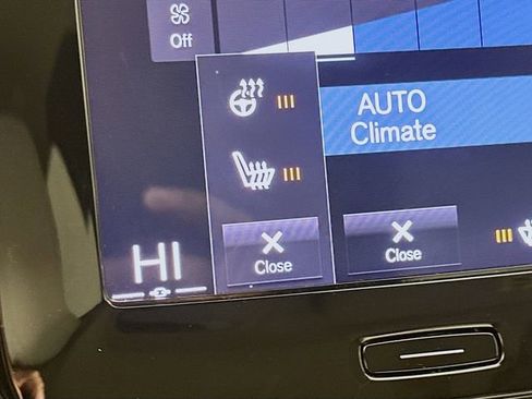 Used 2020 Volvo XC40 T5 Momentum image 18