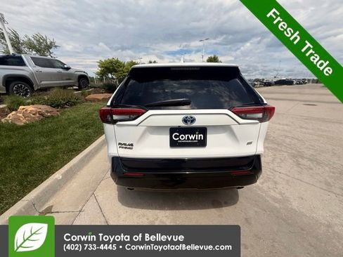 Used 2021 Toyota RAV4 SE w/ Weather & Moonroof Package AWD/4WD image 5