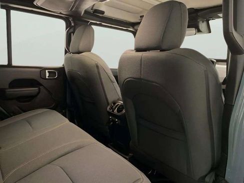Used 2024 Jeep Wrangler Unlimited image 76