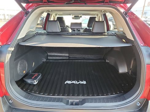 Used 2021 Toyota RAV4 Limited image 30