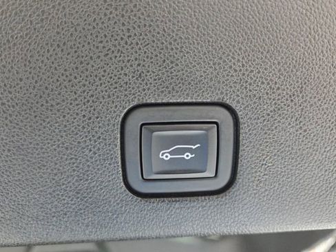 Used 2023 Cadillac XT6 Luxury FWD image 14