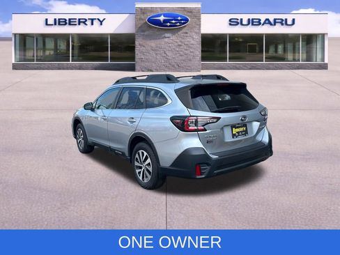 Used 2022 Subaru Outback Premium image 4