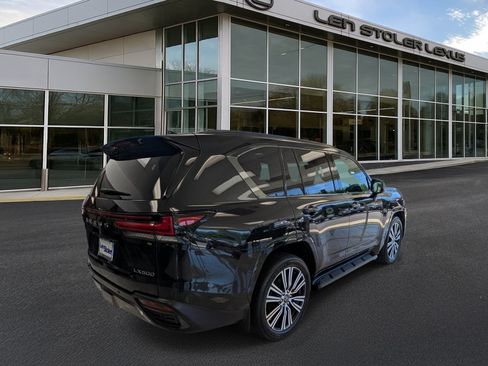 Used 2024 Lexus LX 600 4WD w/ Appearance Package image 3