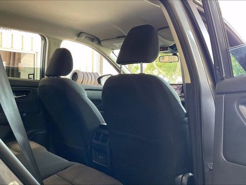 Used 2025 Nissan Rogue SV FWD image 19