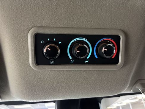 Used 2025 Chevrolet Express 3500 LT w/ LT Preferred Equipment Group RWD image 19