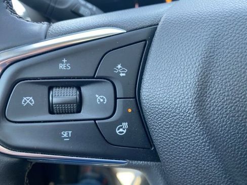 Used 2025 Chevrolet Trax ACTIV w/ Sunroof Package FWD image 12