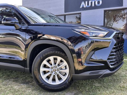 Used 2026 Toyota Grand Highlander AWD Hybrid image 3