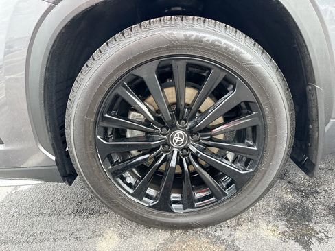 Used 2023 Toyota Highlander XSE image 19