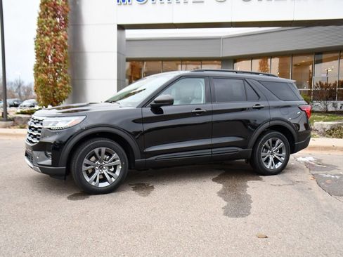 Used 2026 Ford Explorer Active w/ Active Comfort Package image 2
