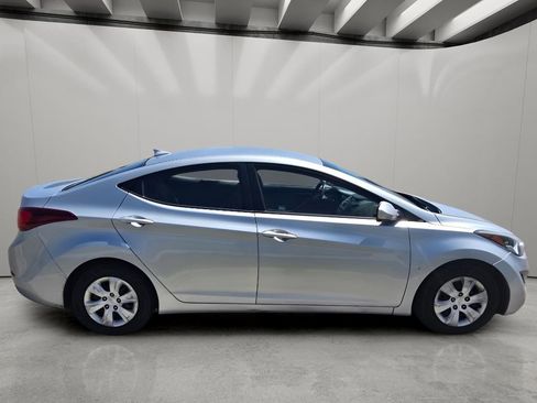 Used 2016 Hyundai Elantra SE image 6