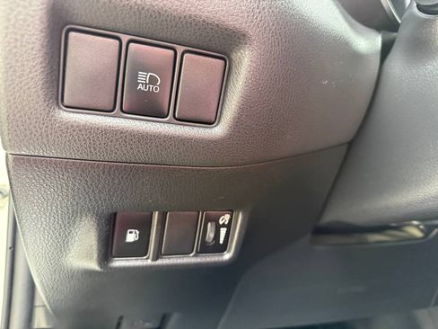 Used 2020 Toyota C-HR XLE image 29