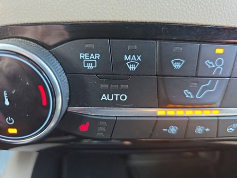 Used 2022 Ford Escape SEL w/ Technology Package image 27