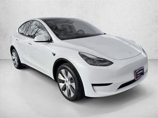 Used 2023 Tesla Model Y Long Range video 3