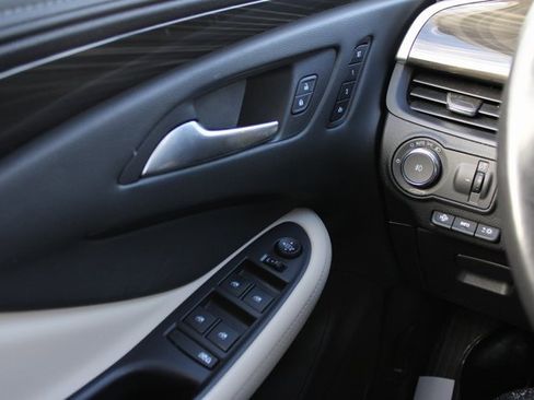 Used 2020 Buick Envision Premium w/ Driver Confidence Package image 25