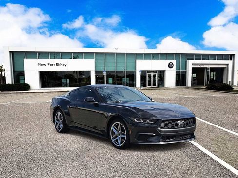 Used 2024 Ford Mustang Premium image 2