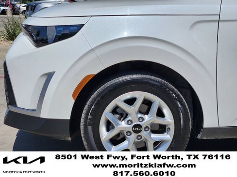 Certified 2025 Kia Soul LX w/ LX Technology Package FWD image 8
