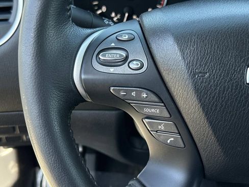 Used 2019 Nissan Pathfinder SV image 45