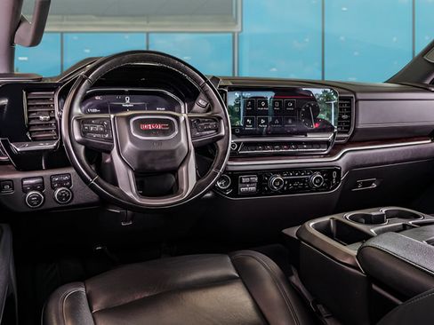 Used 2025 GMC Sierra 1500 SLT AWD/4WD image 11