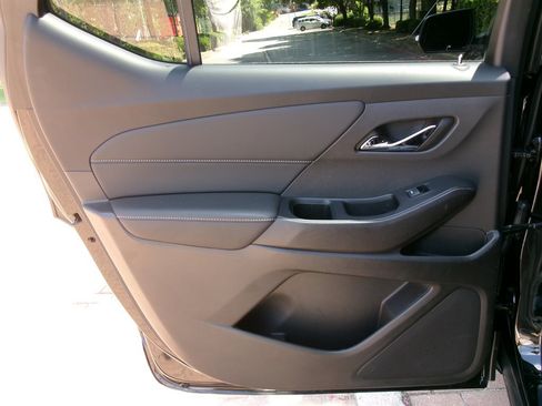Used 2022 Chevrolet Traverse LT w/ LPO, Floor Liner Package AWD/4WD image 25