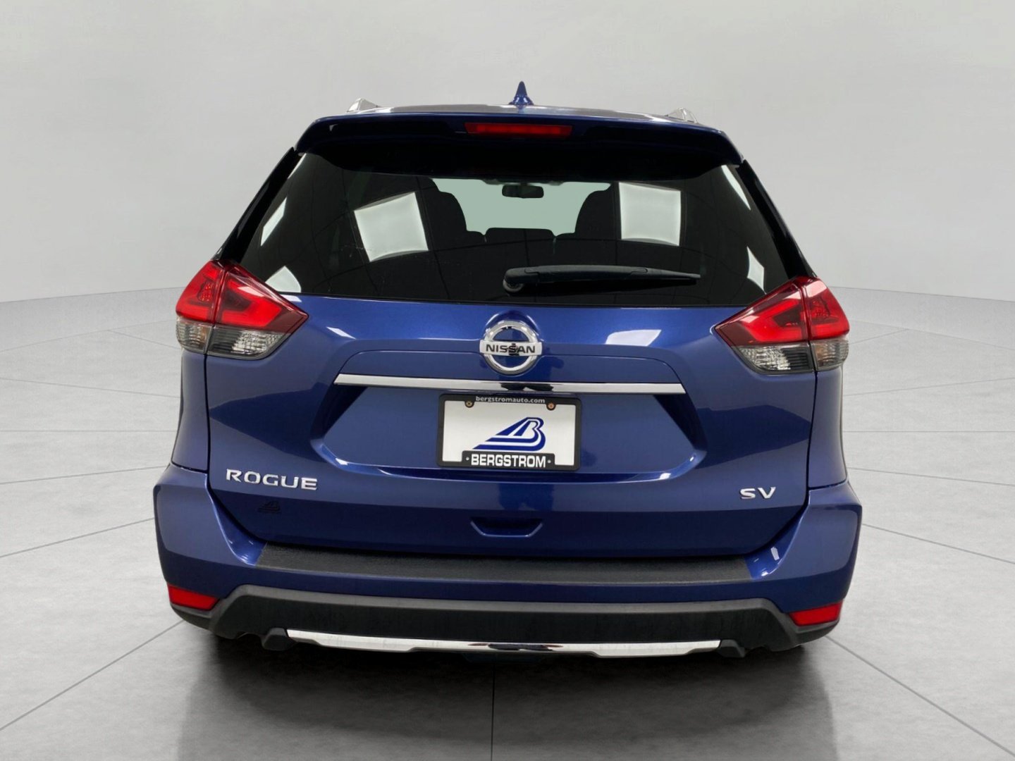 Used 2018 Nissan Rogue SV FWD image 5