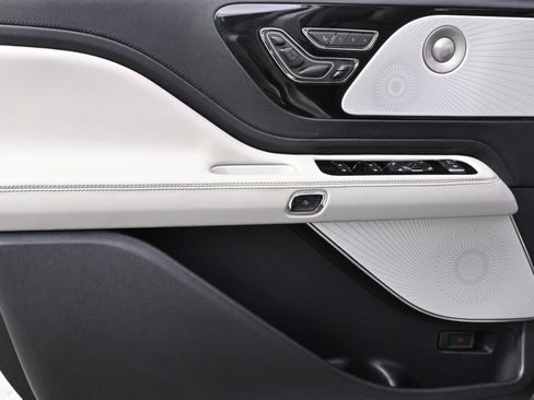 New 2026 Lincoln Aviator Reserve image 23