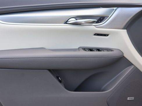 Used 2022 Cadillac XT5 Premium Luxury AWD/4WD image 9