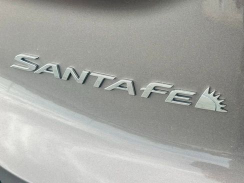 Used 2020 Hyundai Santa Fe SEL w/ Convenience Package FWD image 4