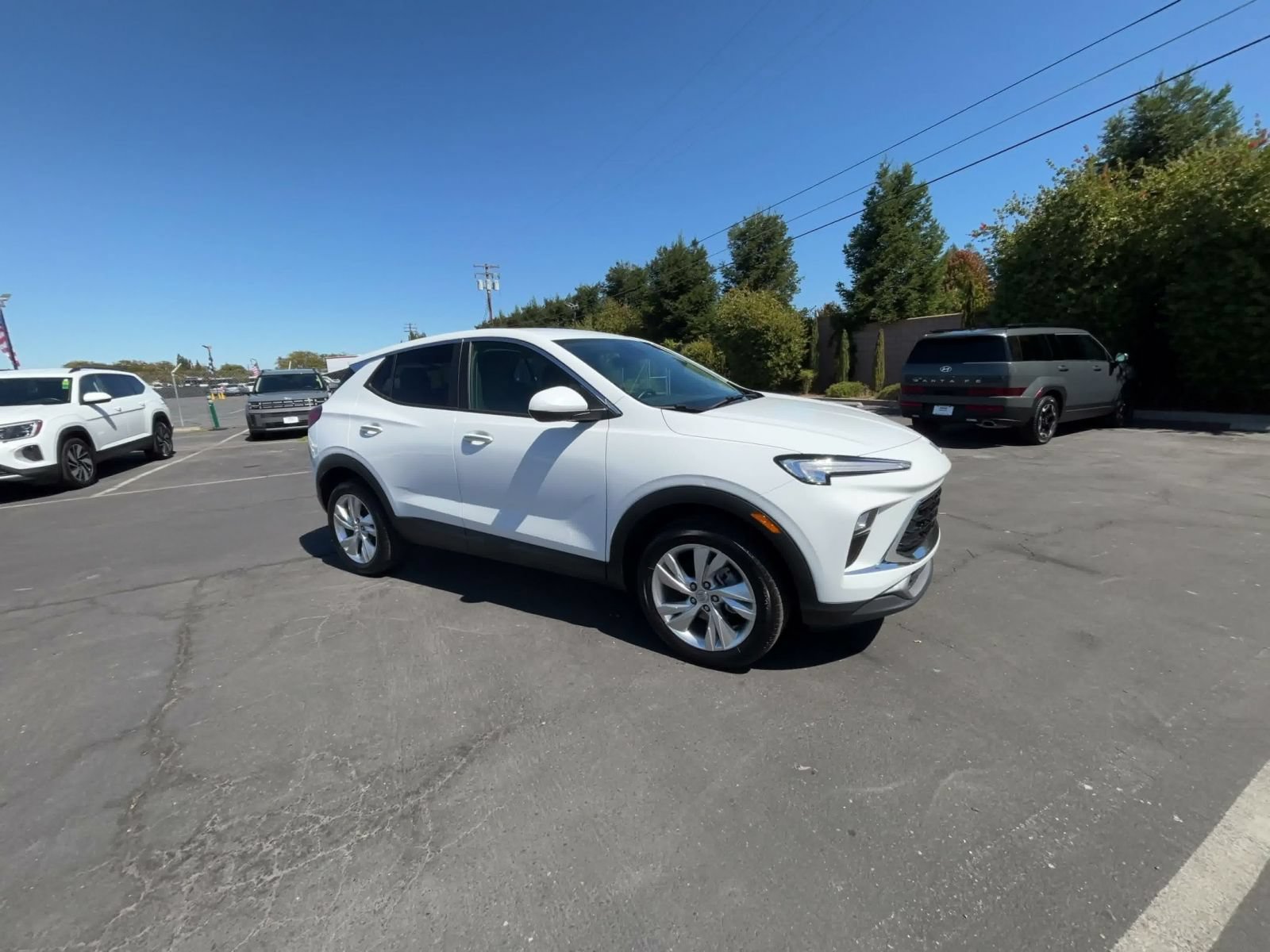 Used 2025 Buick Encore GX Preferred AWD/4WD image 2