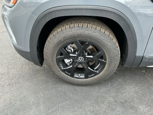 New 2026 Volkswagen Atlas Peak Edition image 27