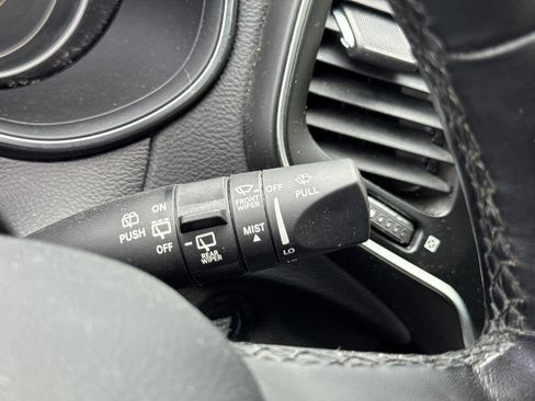 Used 2020 Jeep Cherokee Latitude Plus w/ Cold Weather Group image 19