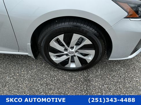 Used 2024 Nissan Altima 2.5 S FWD image 9