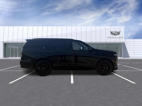 Used 2021 Cadillac Escalade Sport Platinum w/ LPO, ONYX Package AWD/4WD image 2