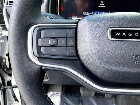 Used 2024 Jeep Wagoneer 2WD image 20