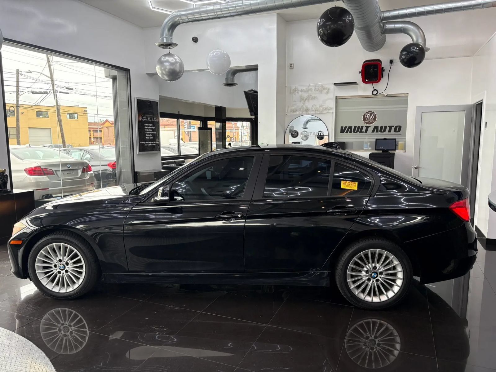 Used 2015 BMW 320i Sedan RWD image 2
