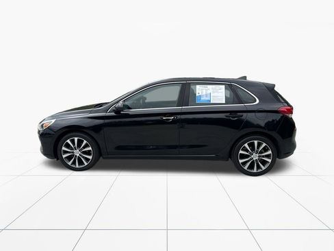 Used 2019 Hyundai Elantra GT FWD image 4