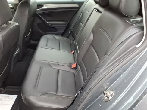 Used 2015 Volkswagen Golf TDI S image 7