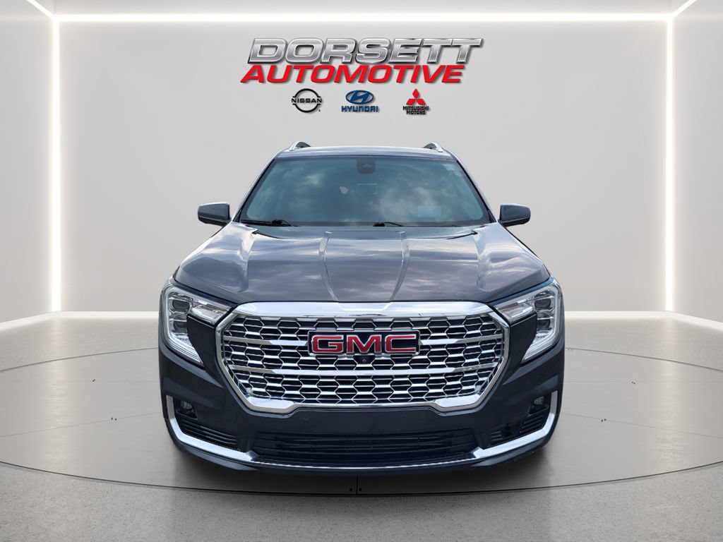 Used 2022 GMC Terrain Denali w/ Denali Premium Package AWD/4WD image 2