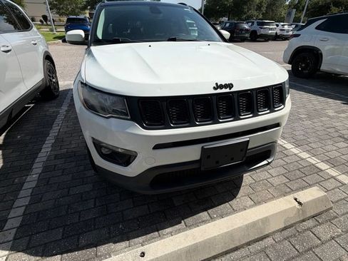 Used 2021 Jeep Compass Latitude FWD image 3