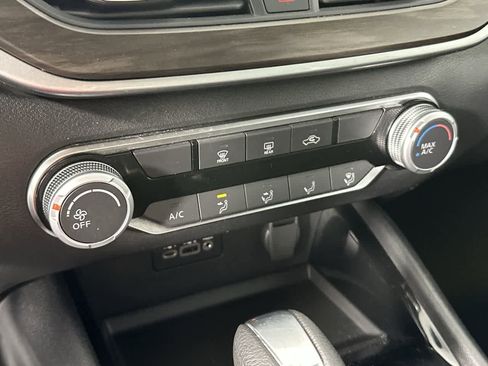 Used 2024 Nissan Altima 2.5 SV image 18