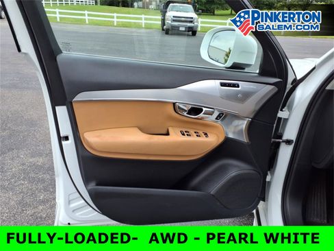 Used 2016 Volvo XC90 T8 Momentum image 16