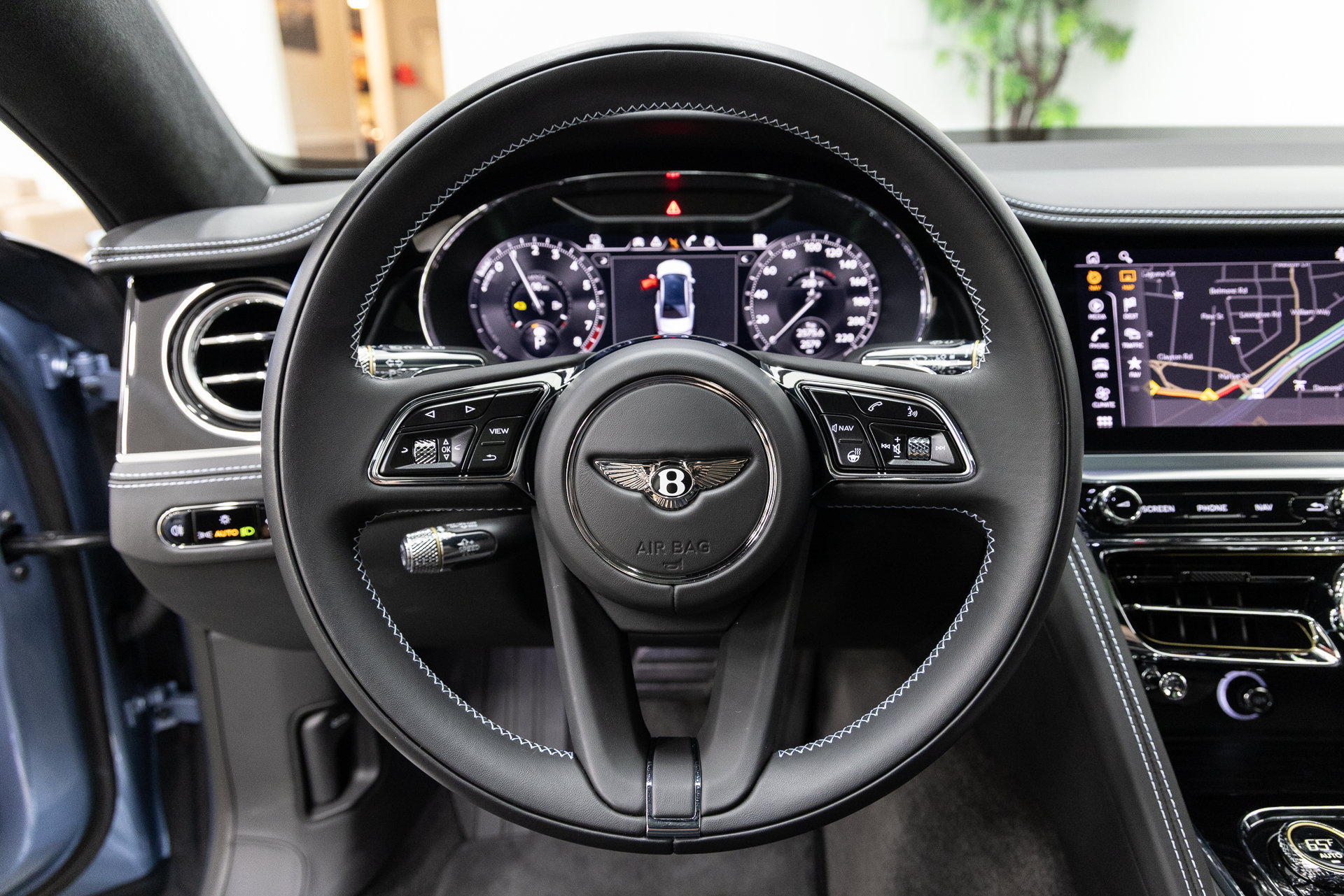 Used 2024 Bentley Flying Spur Plug-In Hybrid AWD/4WD image 15