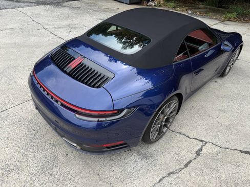 Used 2021 Porsche 911 Carrera RWD image 3