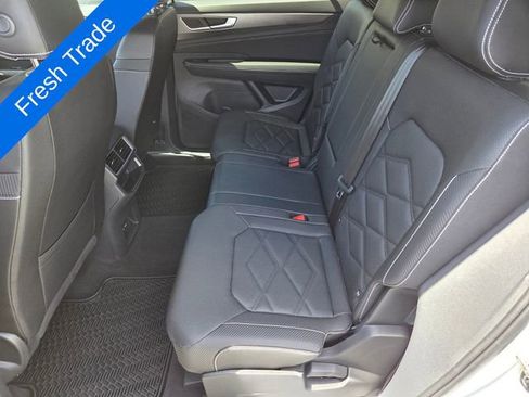 Certified 2025 Volkswagen Atlas Cross Sport SE image 11