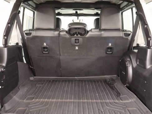 Used 2018 Jeep Wrangler Unlimited Rubicon image 27