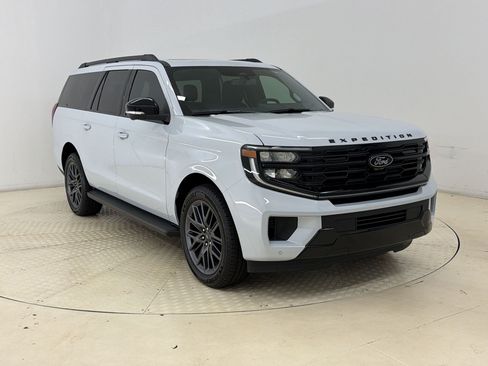 Used 2026 Ford Expedition Max Platinum w/ Stealth Appearance Package AWD/4WD image 7