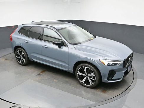 Used 2023 Volvo XC60 B5 Ultimate w/ Climate Package image 17