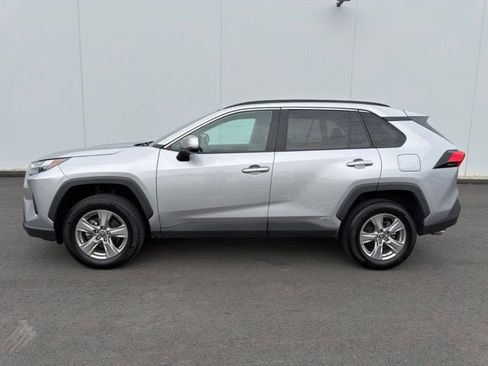 Used 2024 Toyota RAV4 LE AWD/4WD image 9