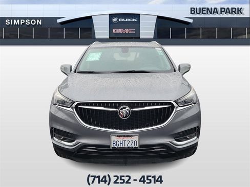 Used 2018 Buick Enclave Essence image 3
