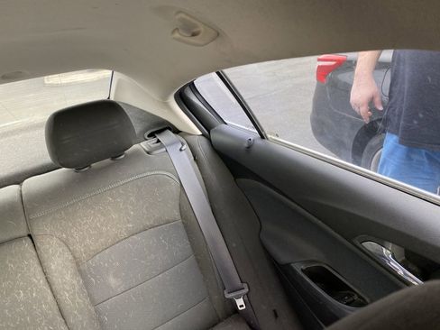 Used 2017 Chevrolet Cruze LT w/ Convenience Package image 22