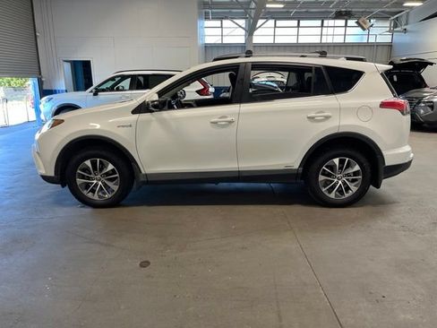 Used 2017 Toyota RAV4 XLE w/ Convenience Package AWD/4WD image 6